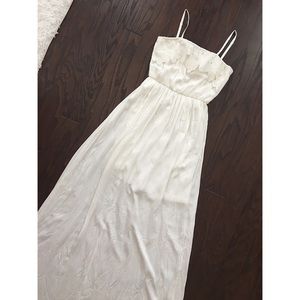 Doe & Rae White Floral Maxi Dress